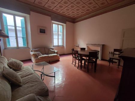 For Sale Apartment SIENA CENTER: PONTE DI ROMANA AREA. For sale, elegant 95 sqm apartment (commercial) located on the...